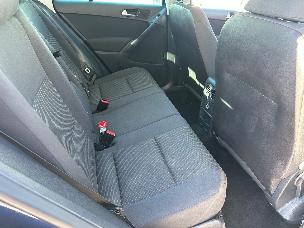 Volkswagen Tiguan S 2012