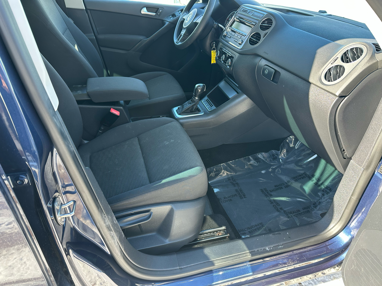 Volkswagen Tiguan S 2012