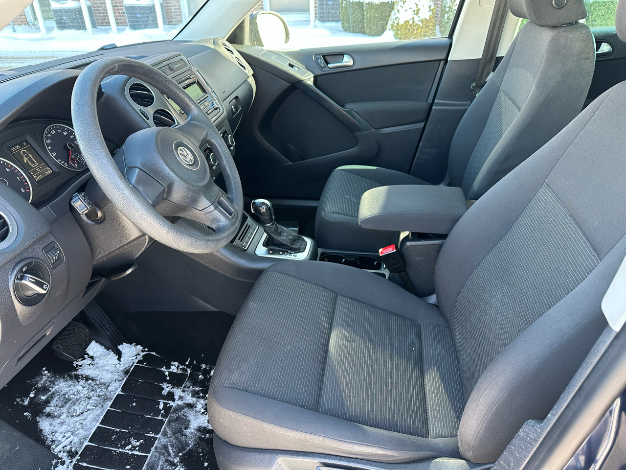 Volkswagen Tiguan S 2012