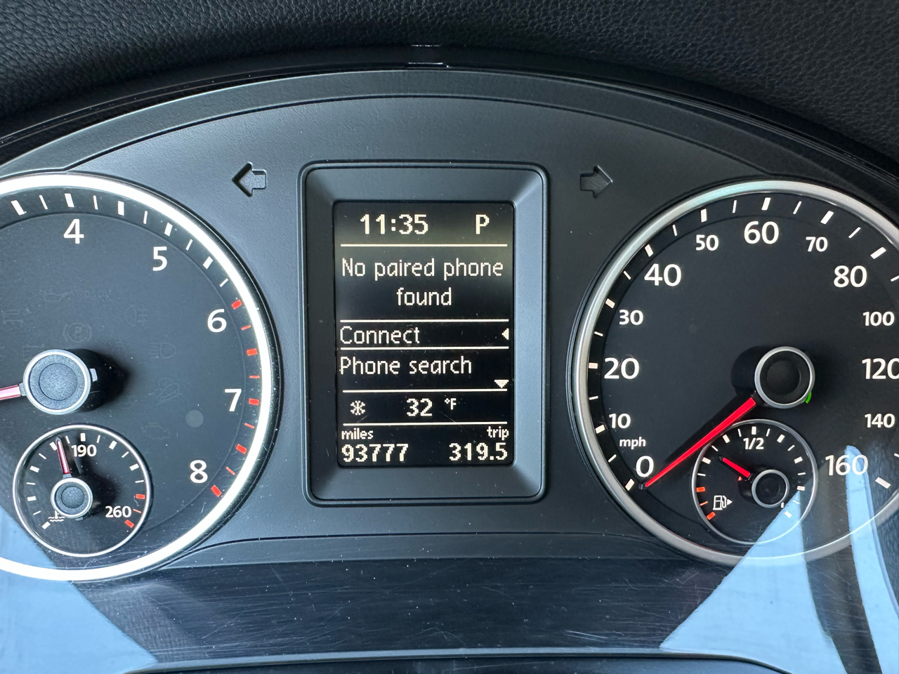 Volkswagen Tiguan S 2012