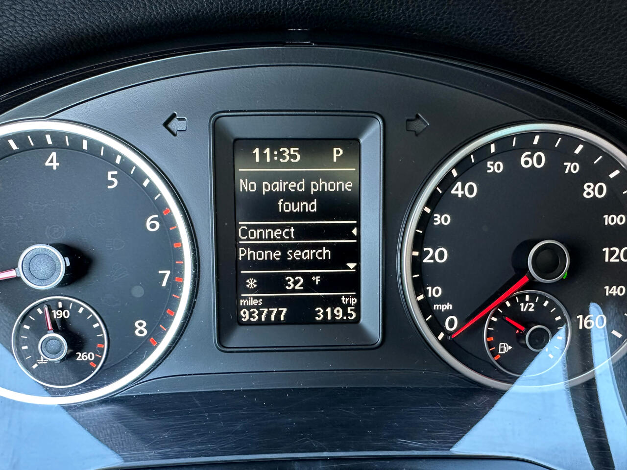 Volkswagen Tiguan S 2012