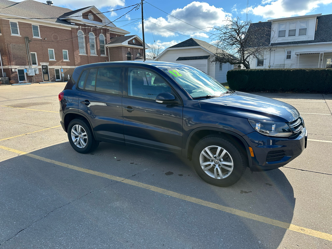 Volkswagen Tiguan S 2012