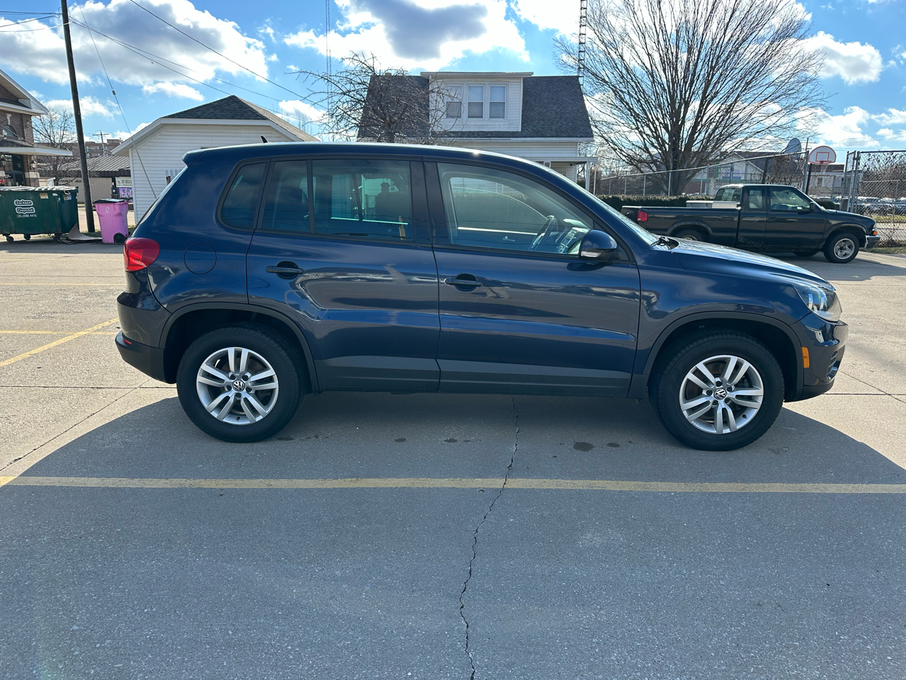 Volkswagen Tiguan S 2012