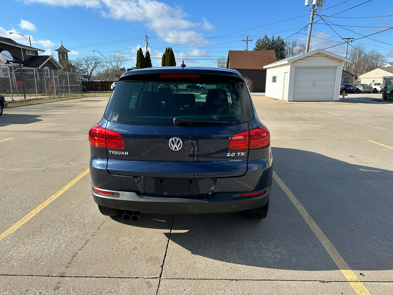 Volkswagen Tiguan S 2012