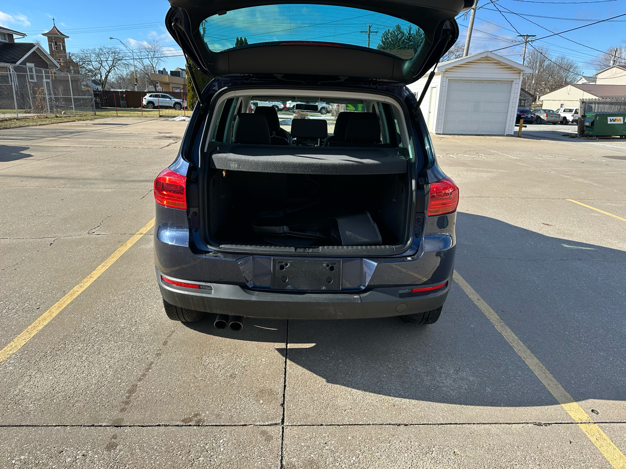 Volkswagen Tiguan S 2012