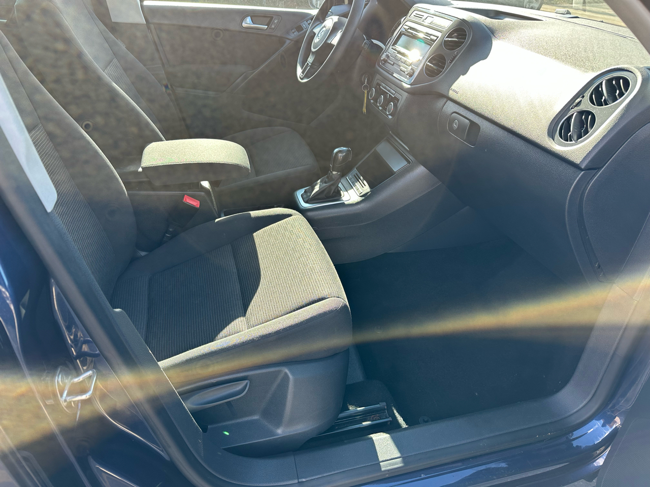 Volkswagen Tiguan S 2012