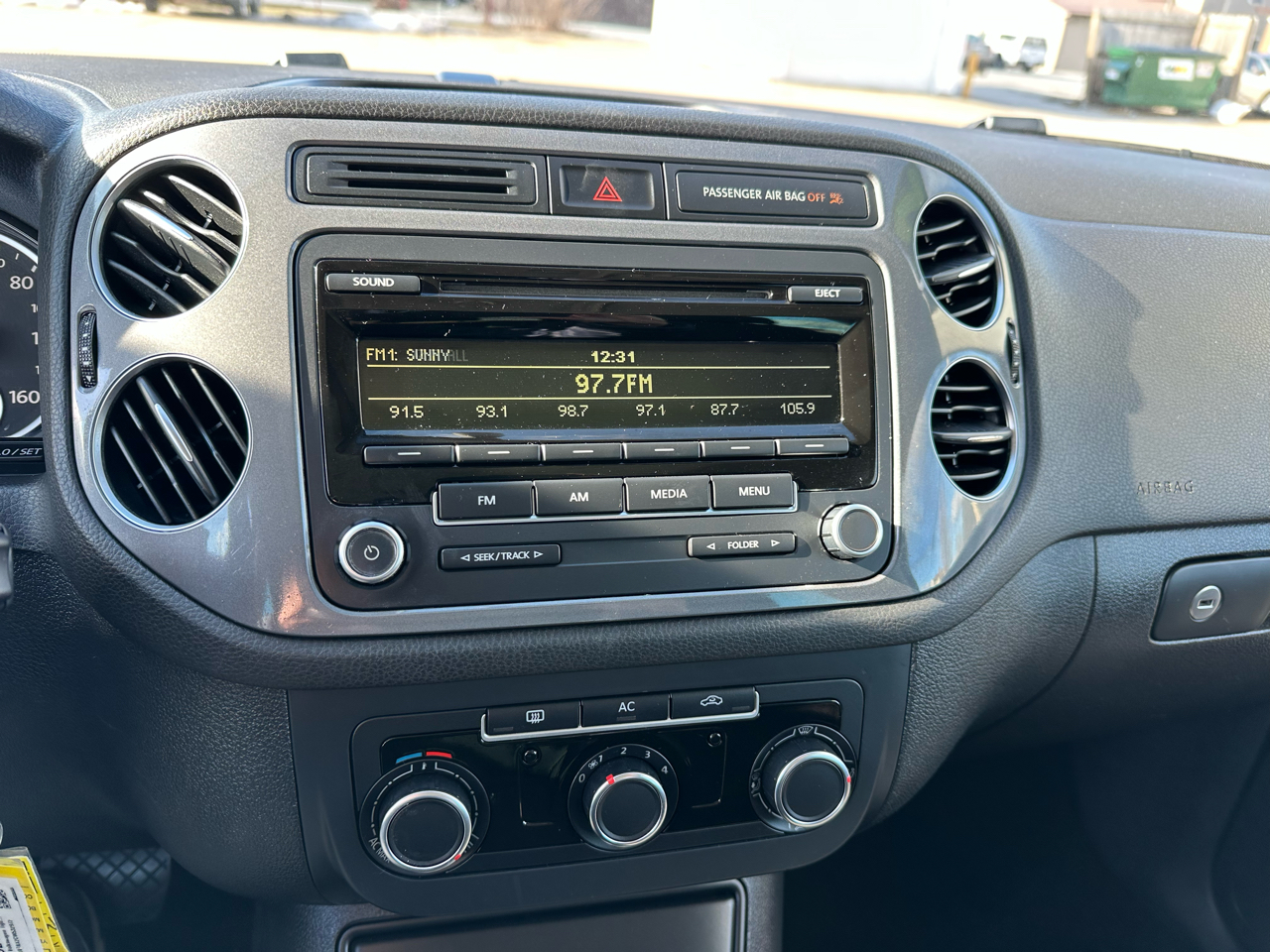 Volkswagen Tiguan S 2012