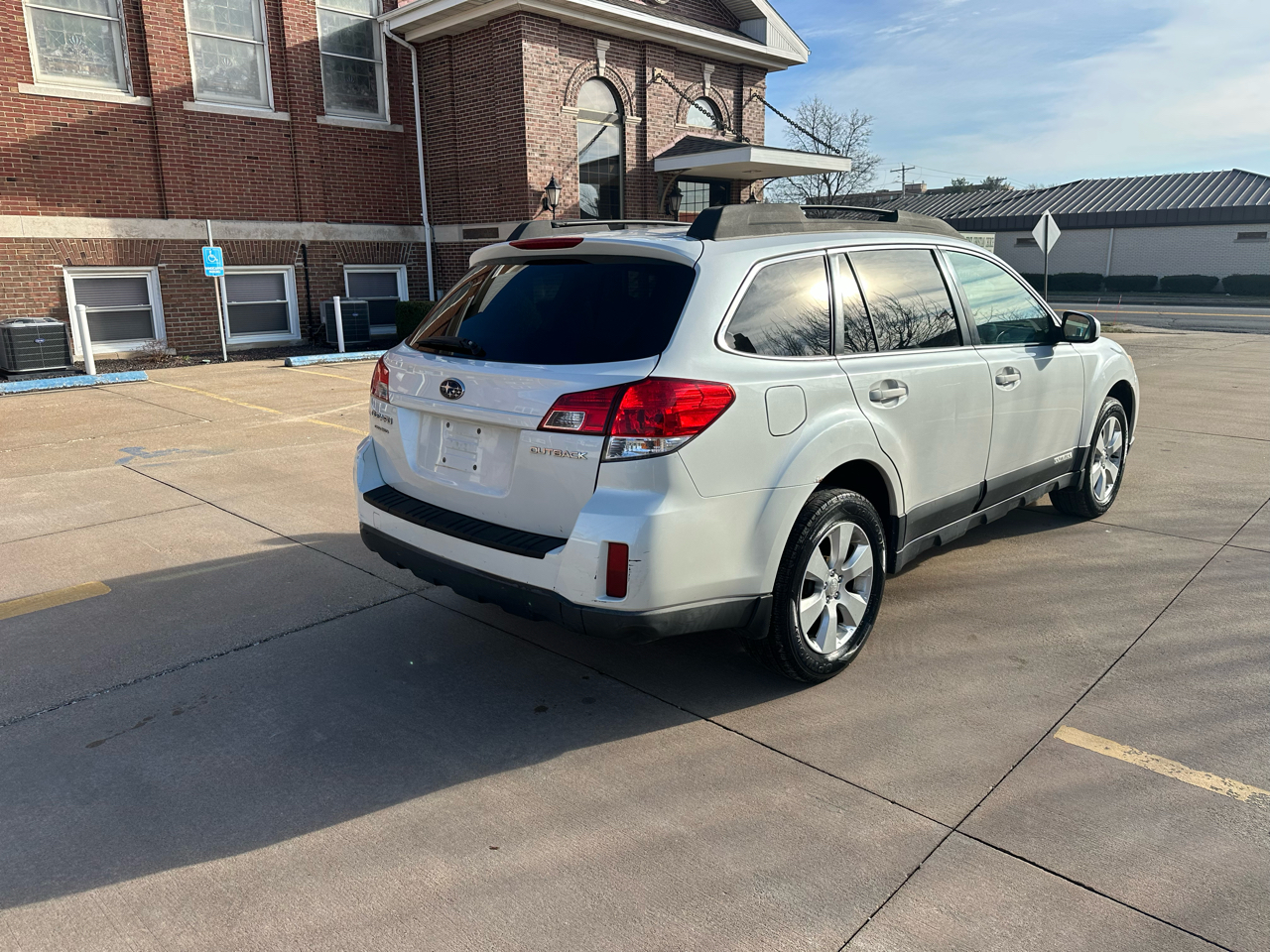 Subaru Outback 2.5i Limited 2010