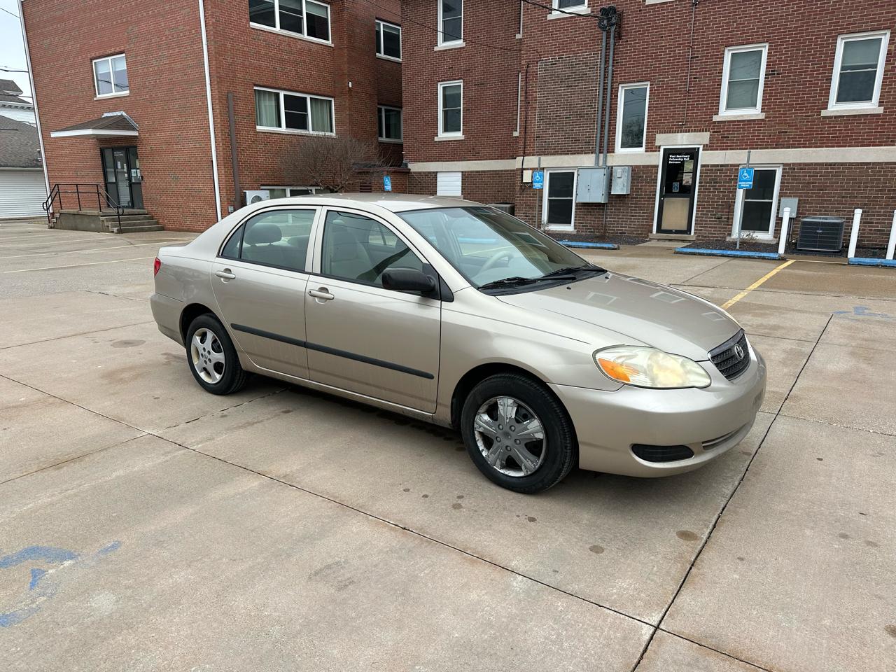 Toyota Corolla CE 2005