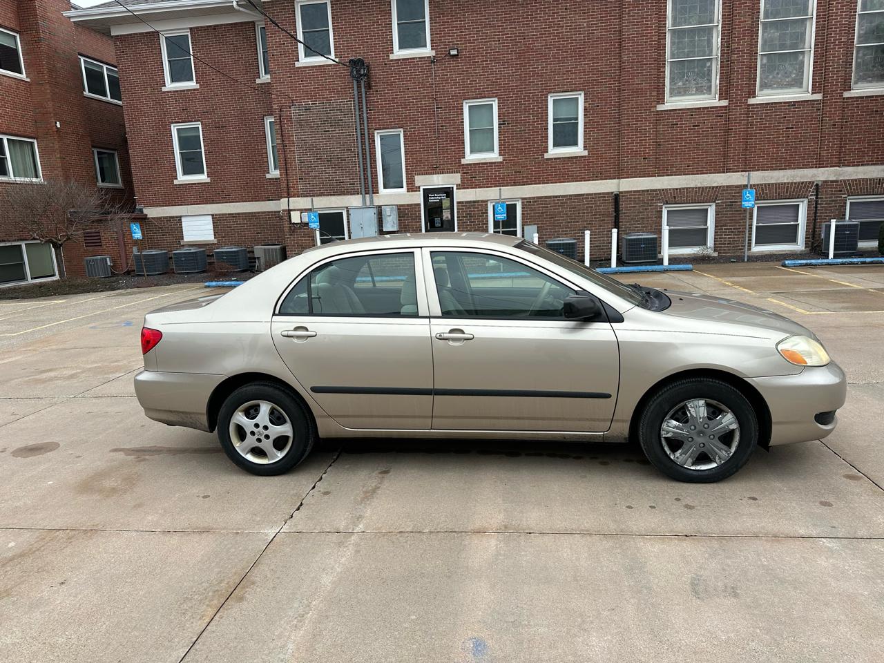 Toyota Corolla CE 2005