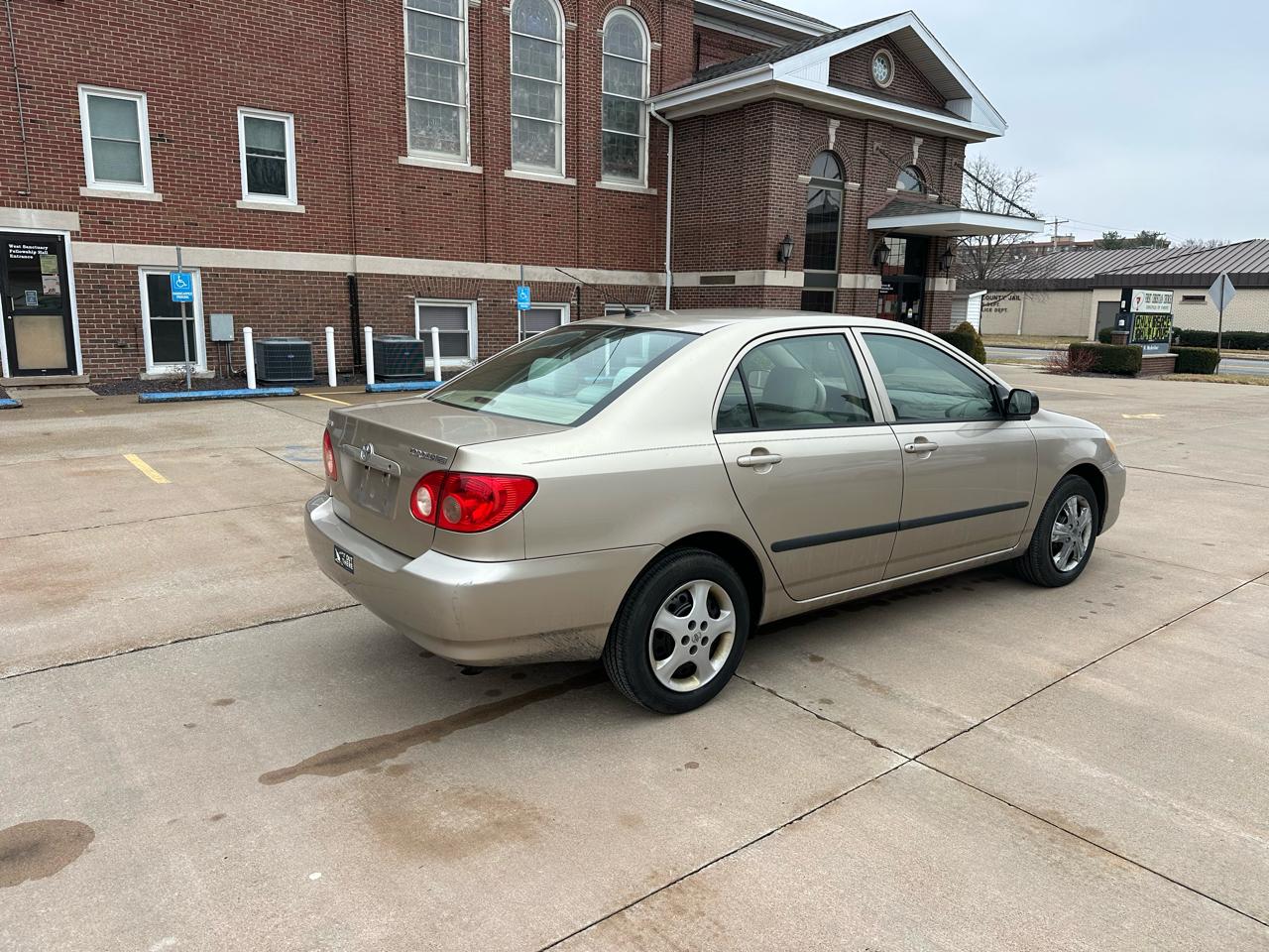 Toyota Corolla CE 2005