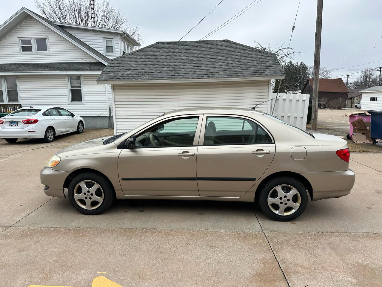 Toyota Corolla CE 2005