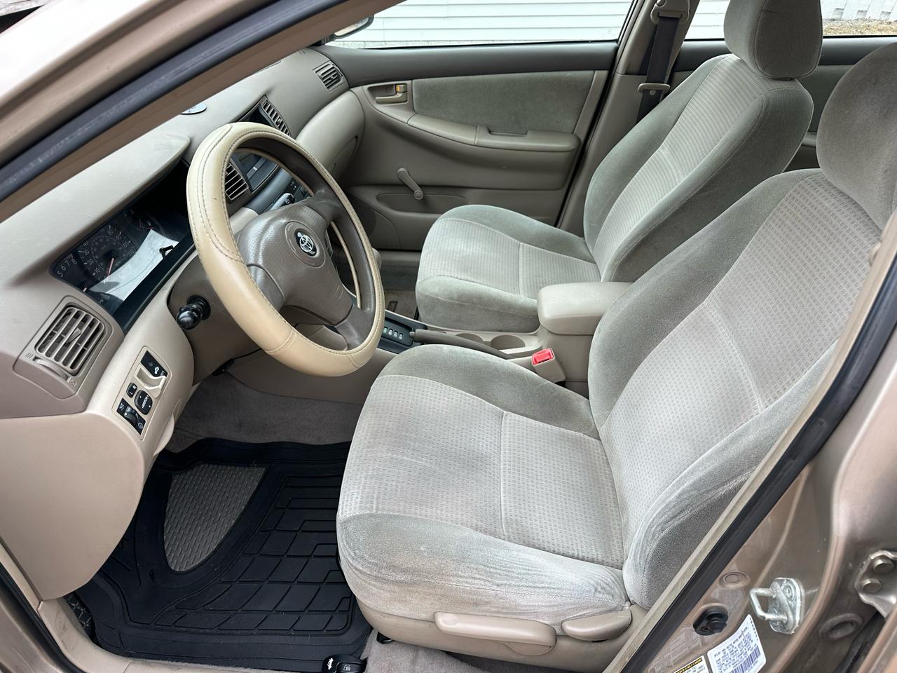 Toyota Corolla CE 2005