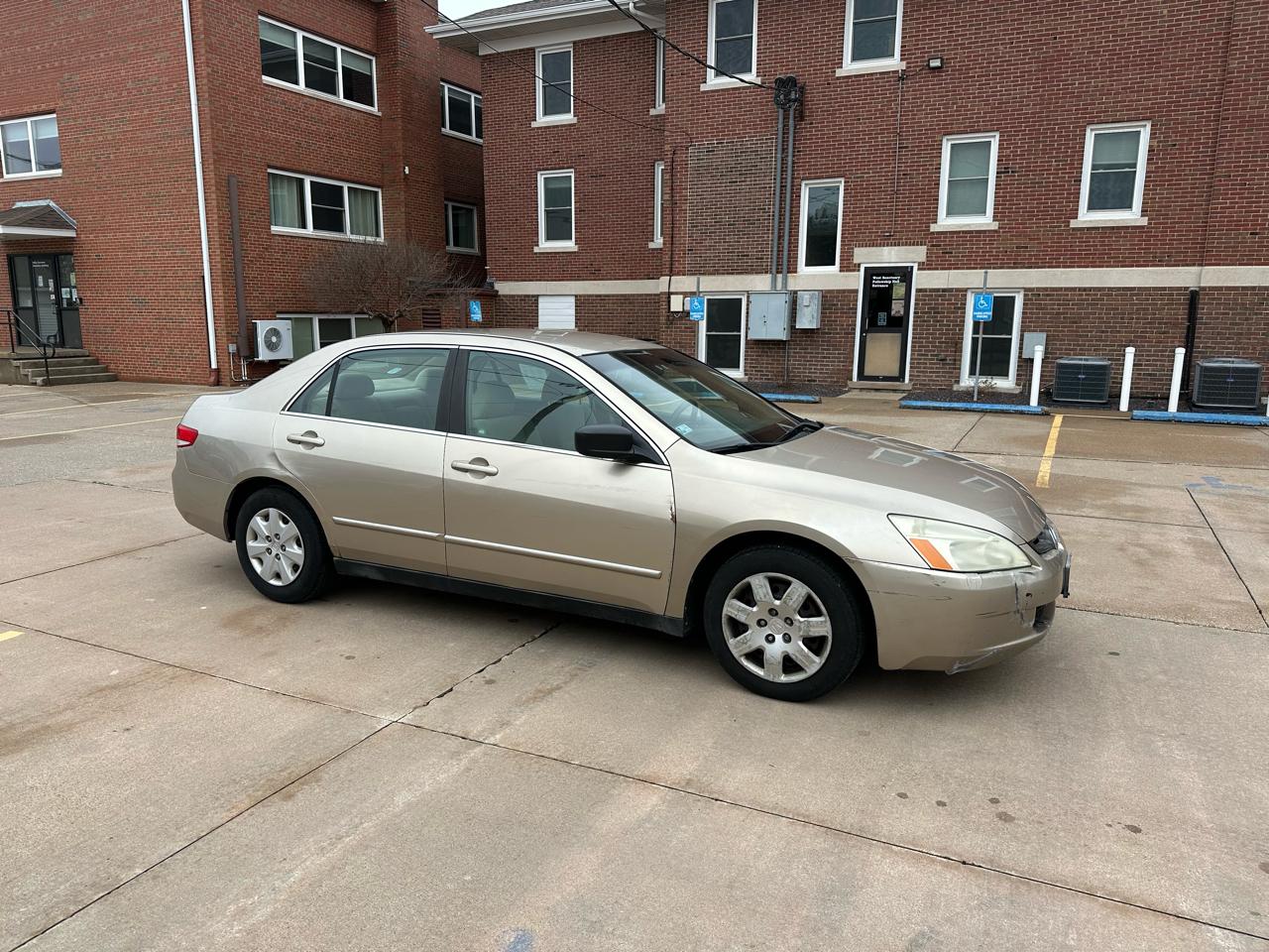 Honda Accord LX sedan AT 2003