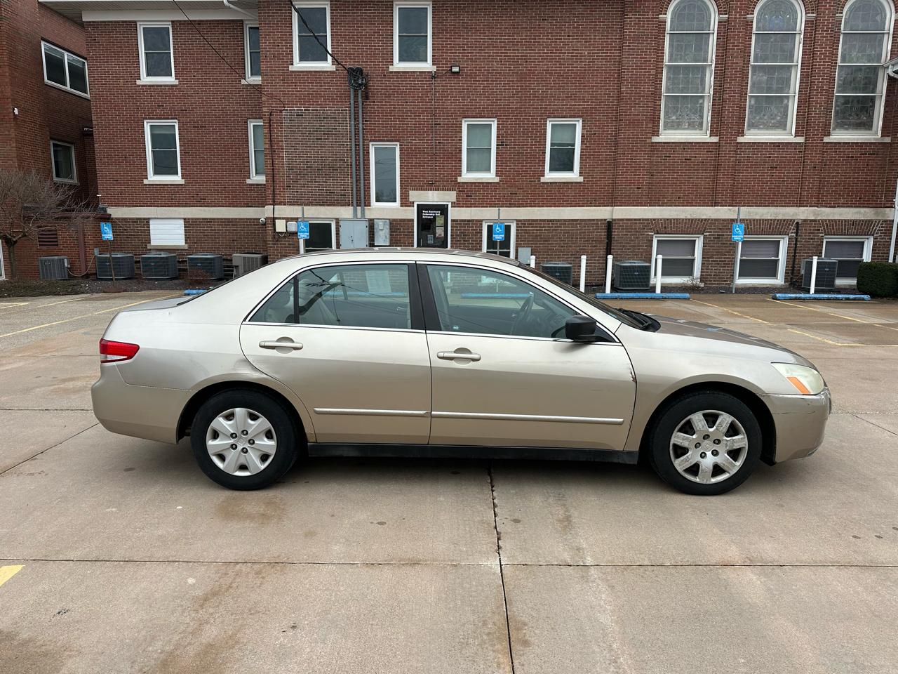 Honda Accord LX sedan AT 2003
