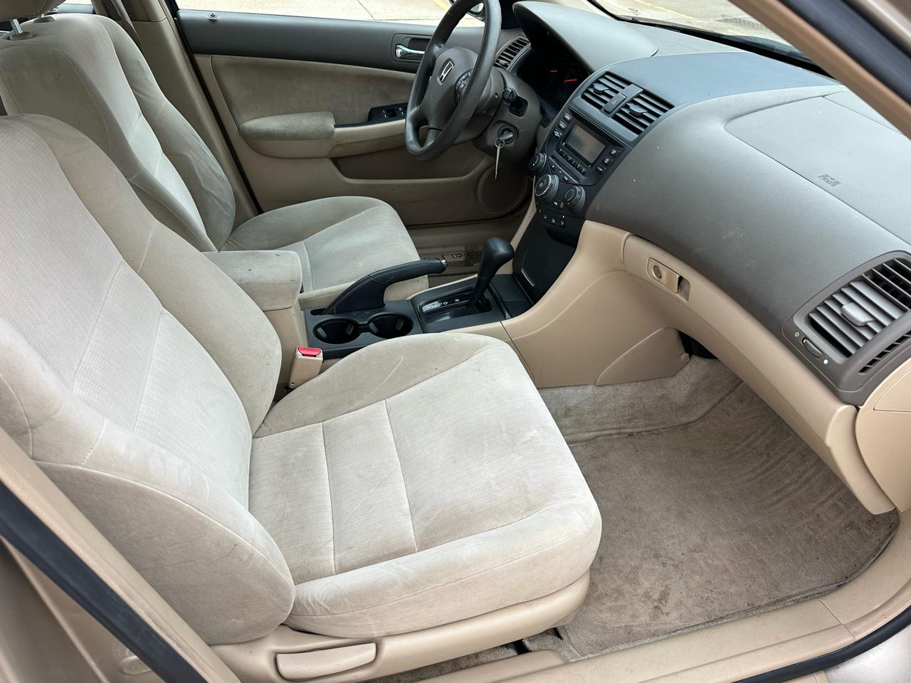 Honda Accord LX sedan AT 2003