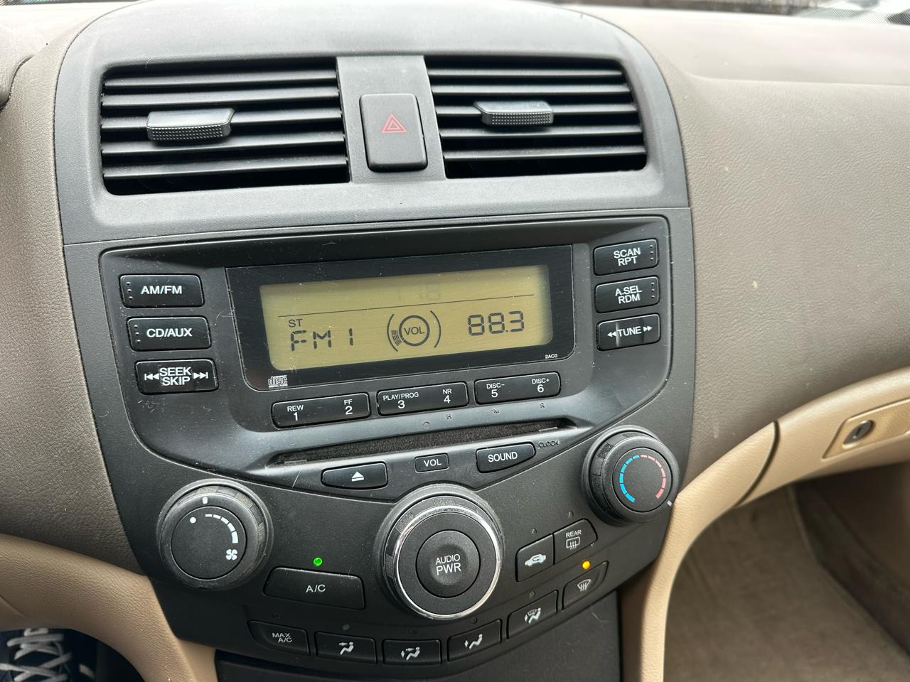 Honda Accord LX sedan AT 2003