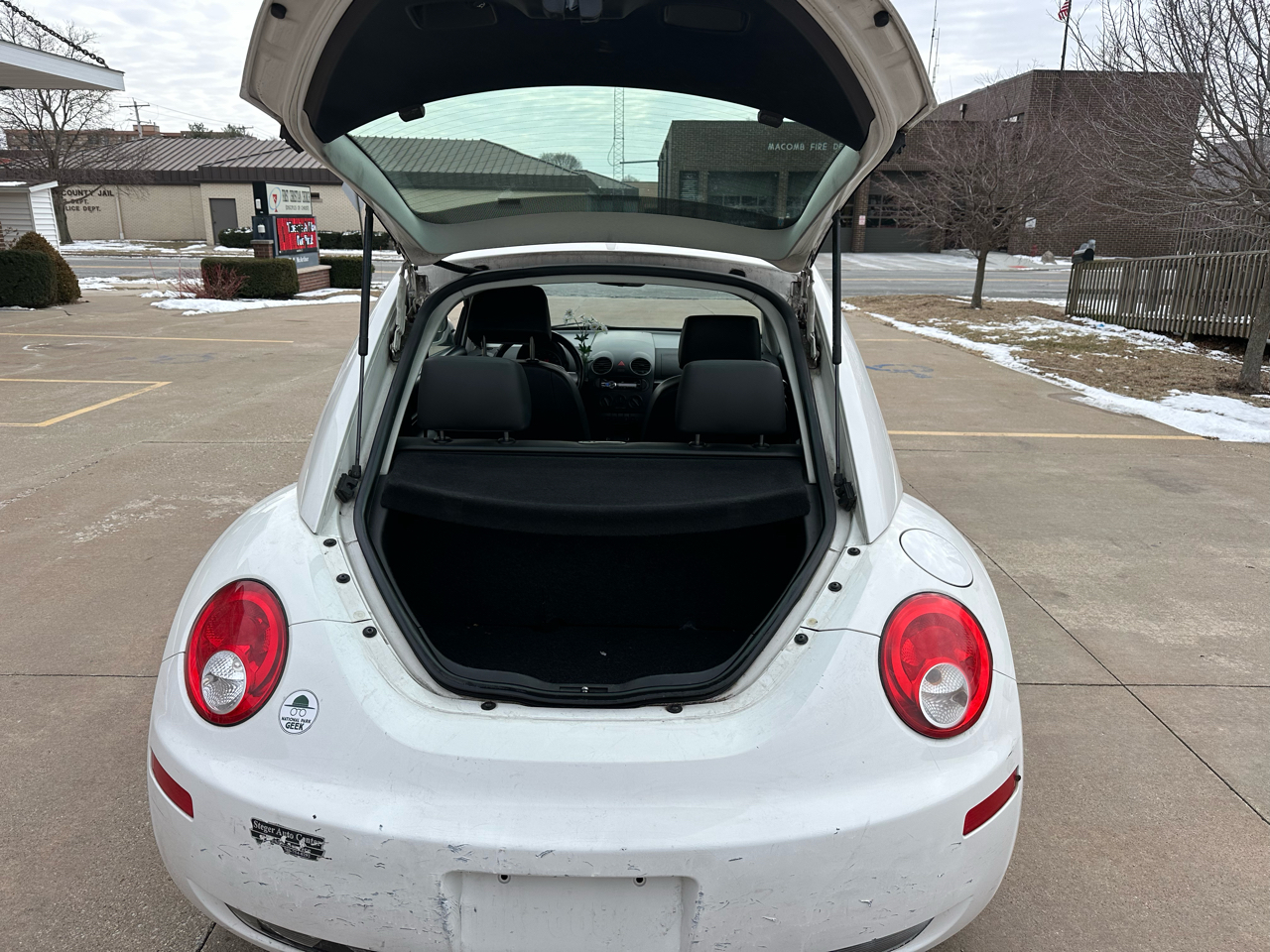 Volkswagen New Beetle S PZEV 2009