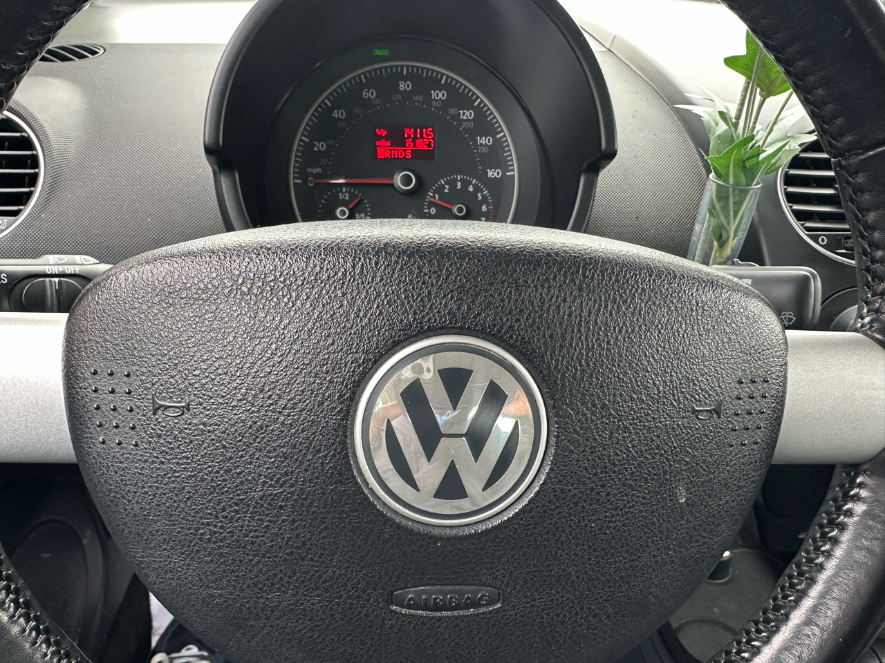 Volkswagen New Beetle S PZEV 2009