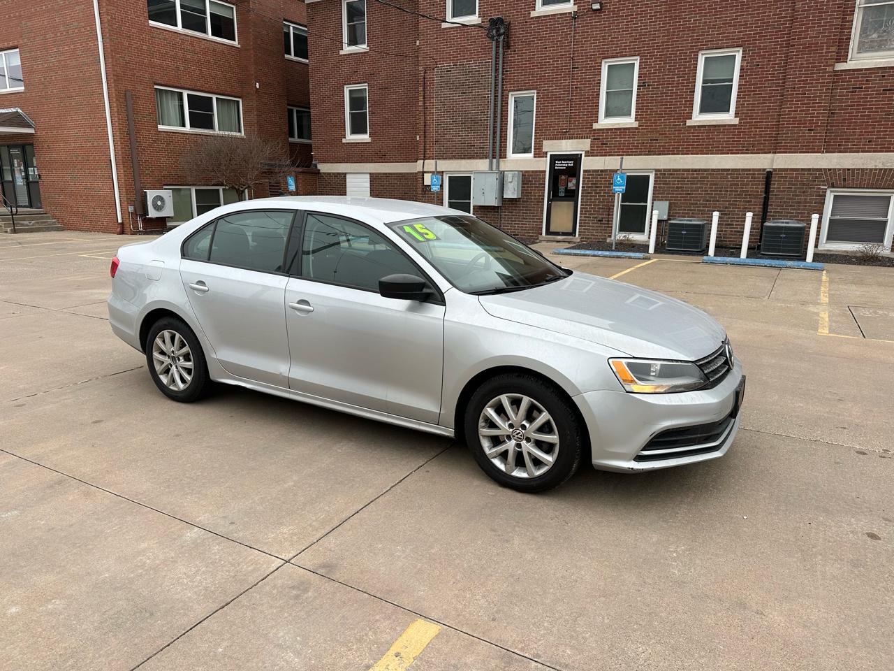 Volkswagen Jetta SE 6A 2015