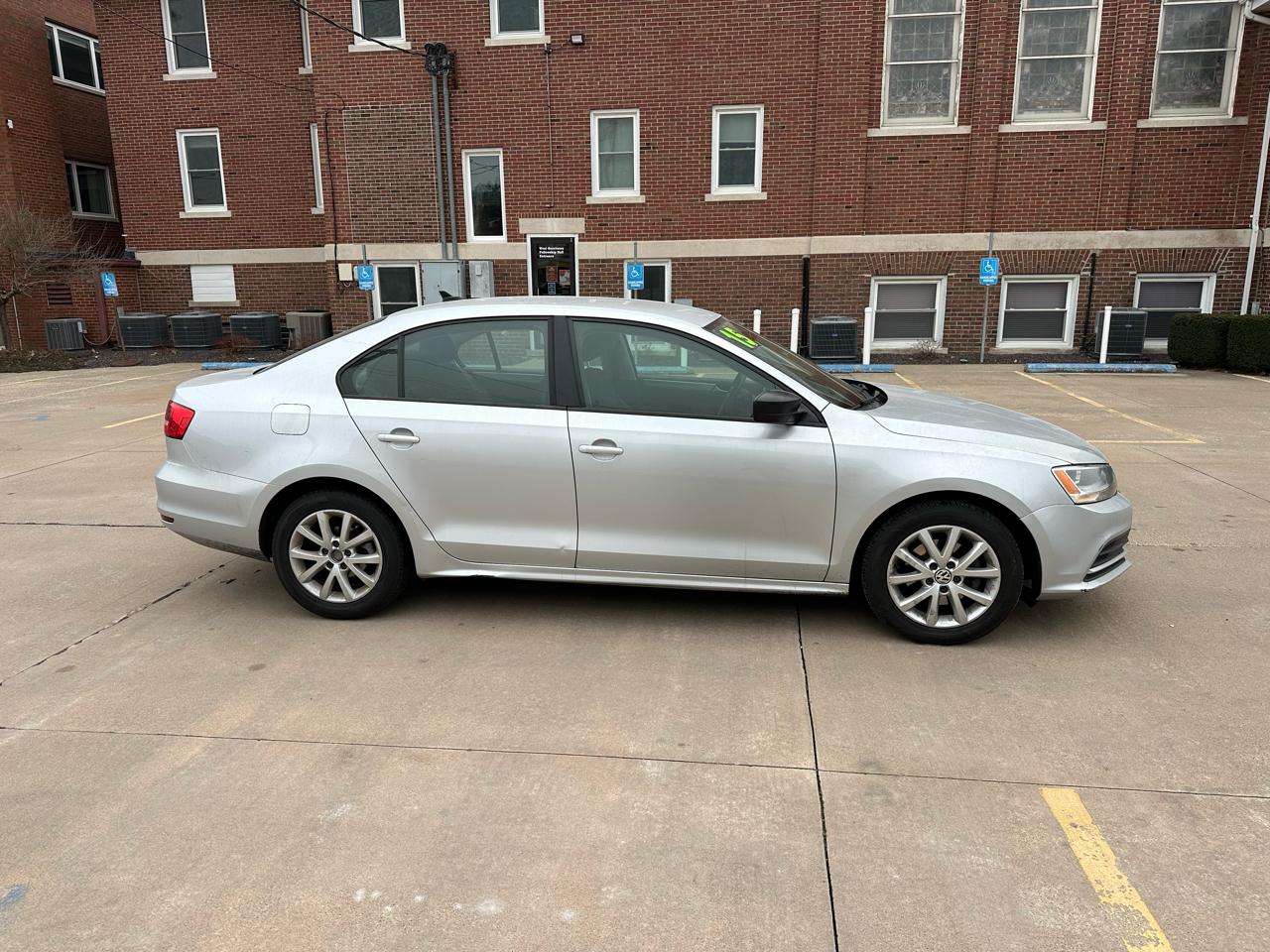 Volkswagen Jetta SE 6A 2015