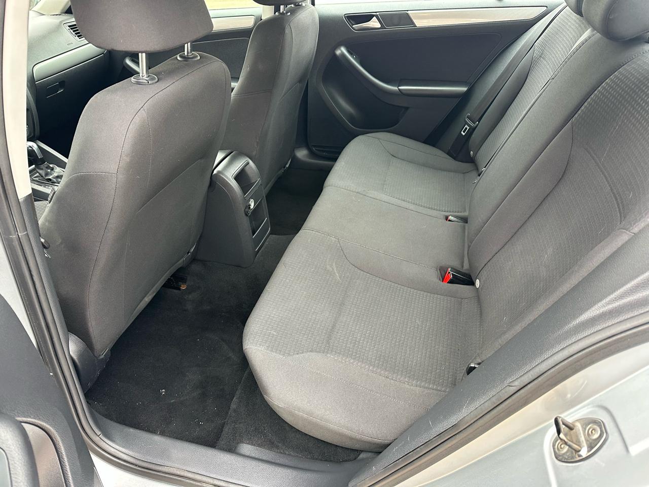 Volkswagen Jetta SE 6A 2015