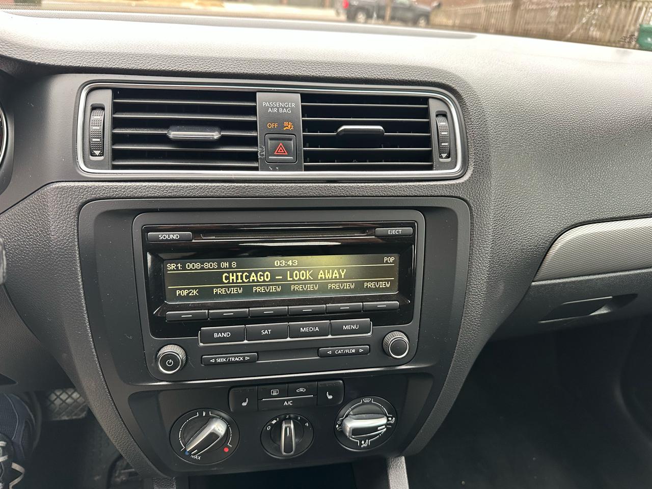 Volkswagen Jetta SE 6A 2015