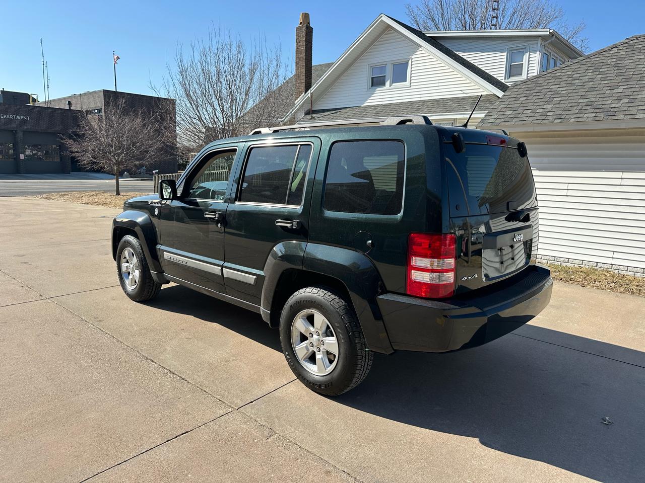 Jeep Liberty Sport 4WD 2012