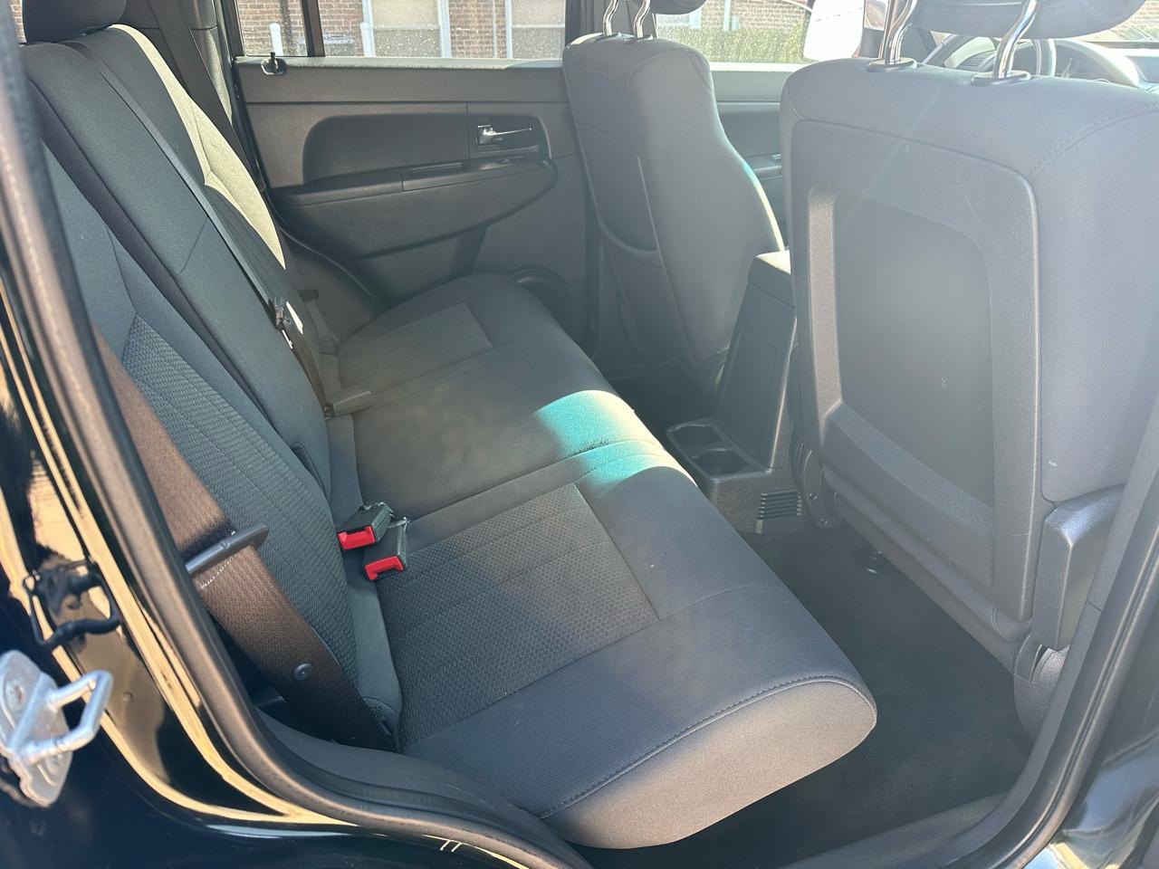 Jeep Liberty Sport 4WD 2012