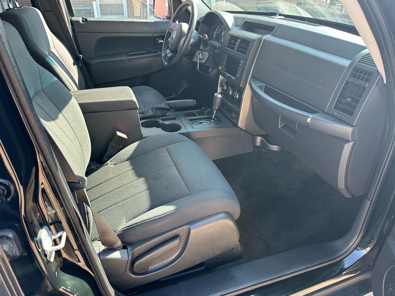 Jeep Liberty Sport 4WD 2012