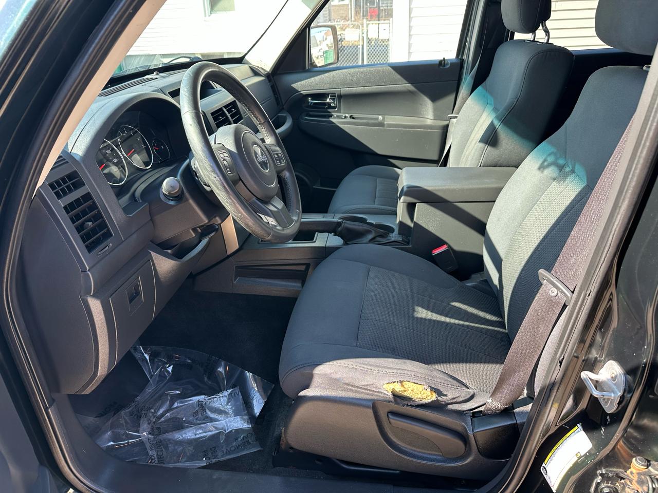 Jeep Liberty Sport 4WD 2012