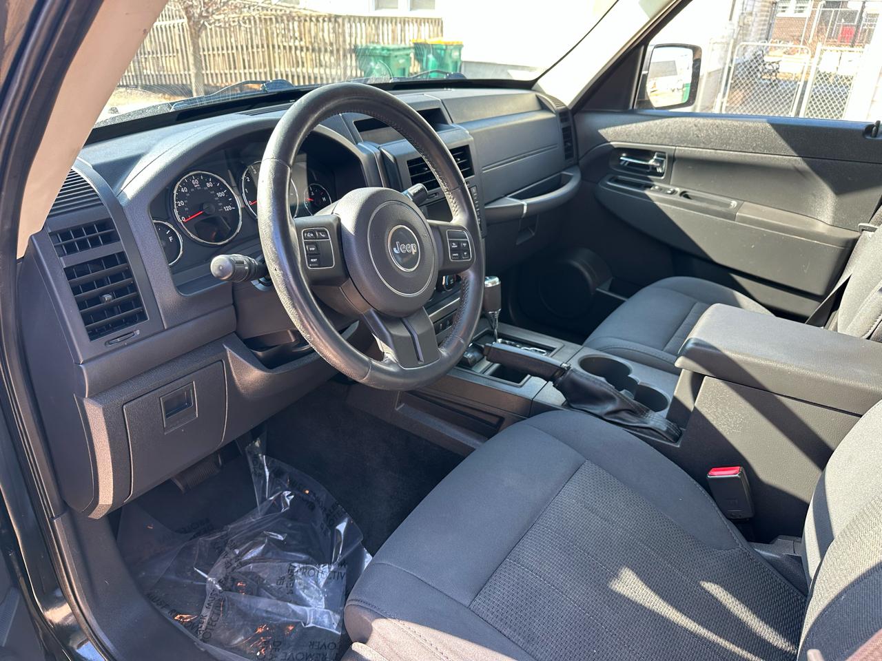 Jeep Liberty Sport 4WD 2012