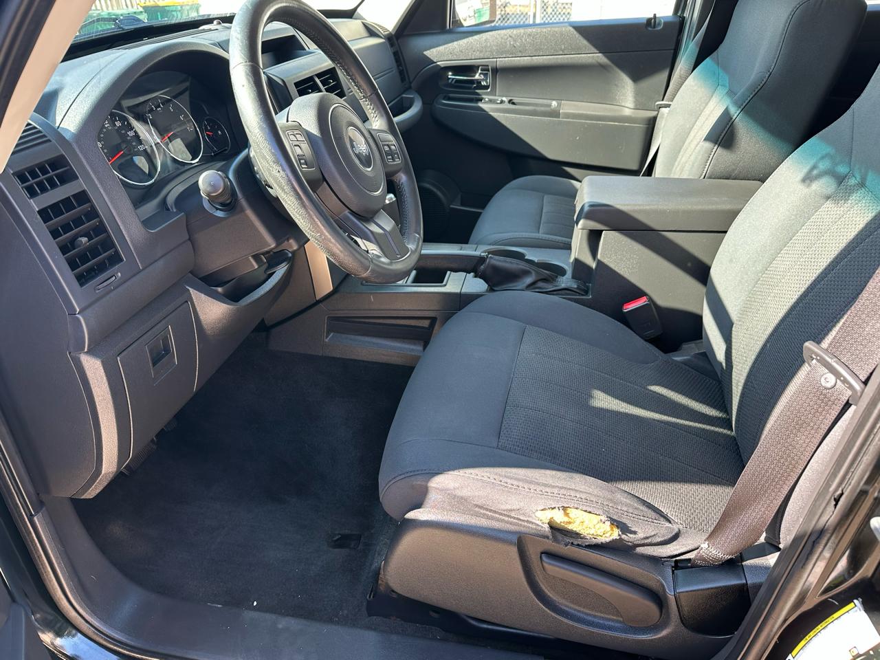 Jeep Liberty Sport 4WD 2012