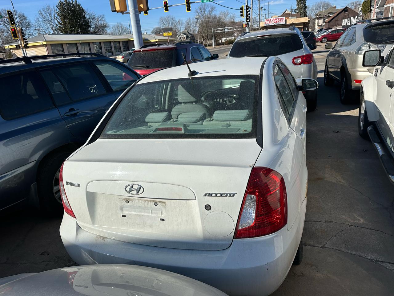 Hyundai Accent GLS 4-Door 2010