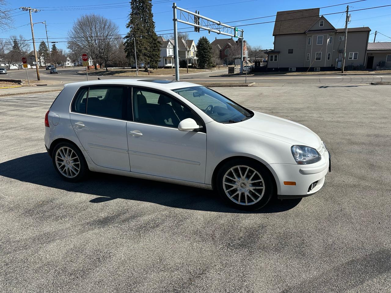 Volkswagen Rabbit 4-Door S 2009