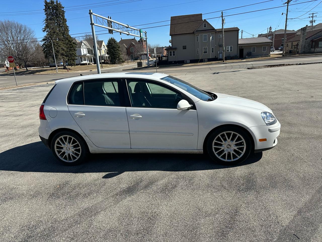 Volkswagen Rabbit 4-Door S 2009