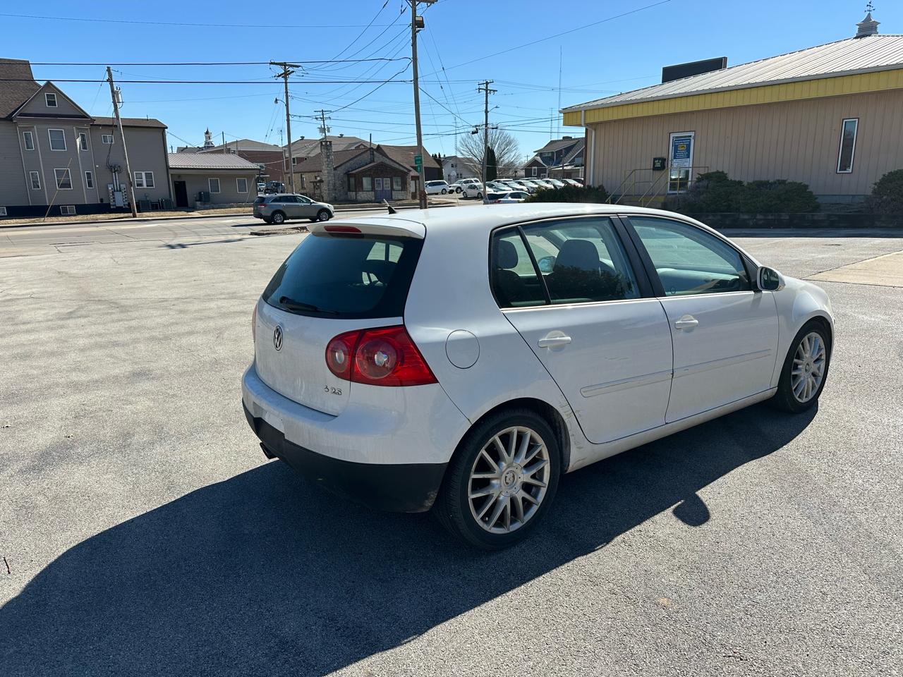 Volkswagen Rabbit 4-Door S 2009