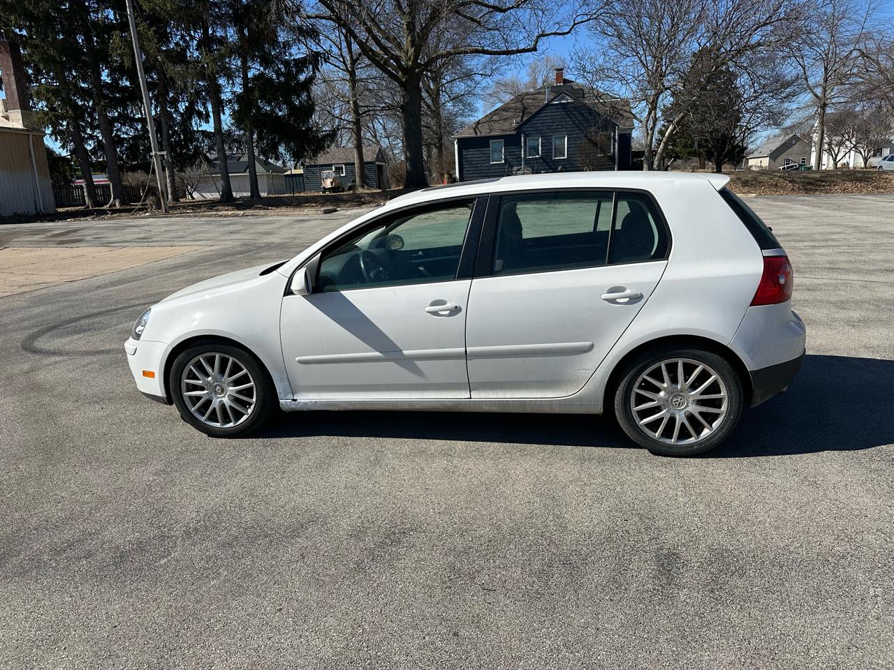 Volkswagen Rabbit 4-Door S 2009