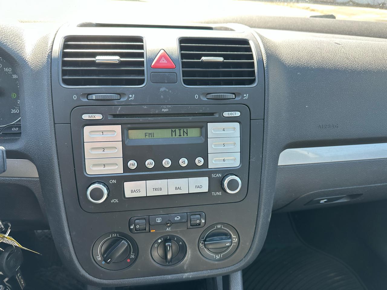 Volkswagen Rabbit 4-Door S 2009