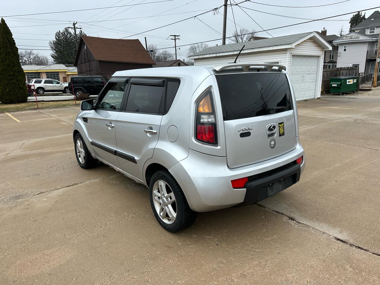 Kia Soul + 2011