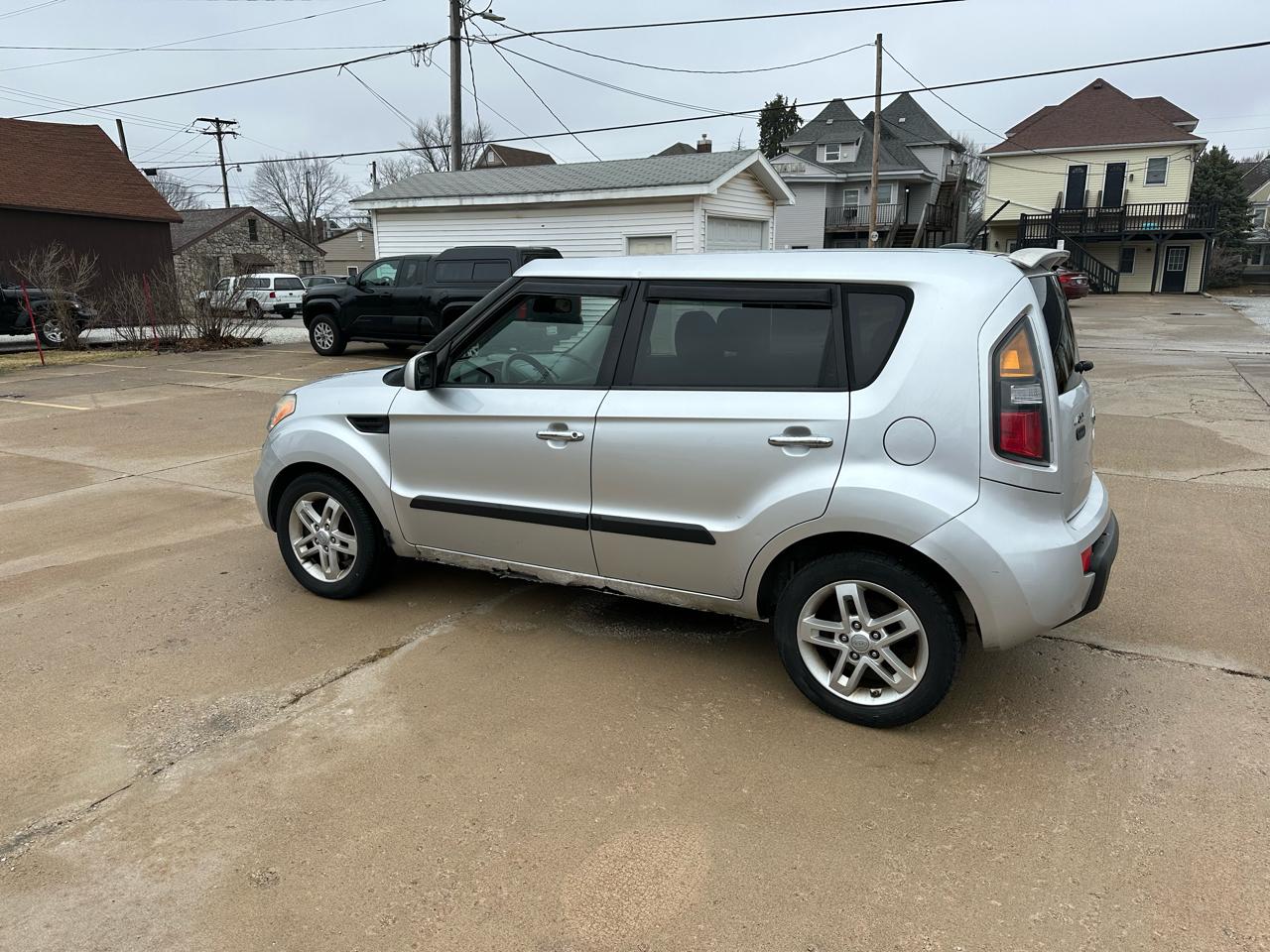 Kia Soul + 2011