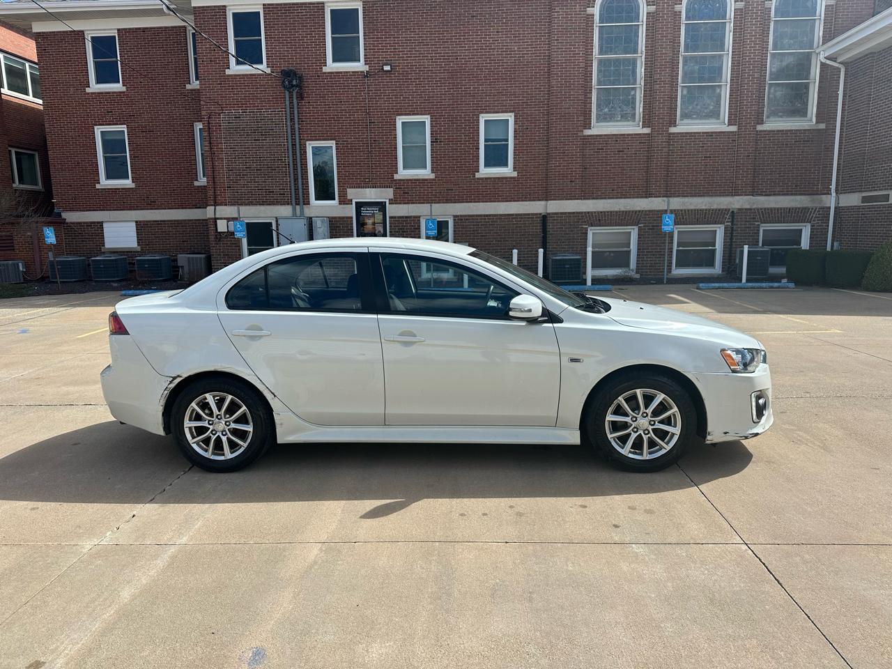 Mitsubishi Lancer ES 5M 2016