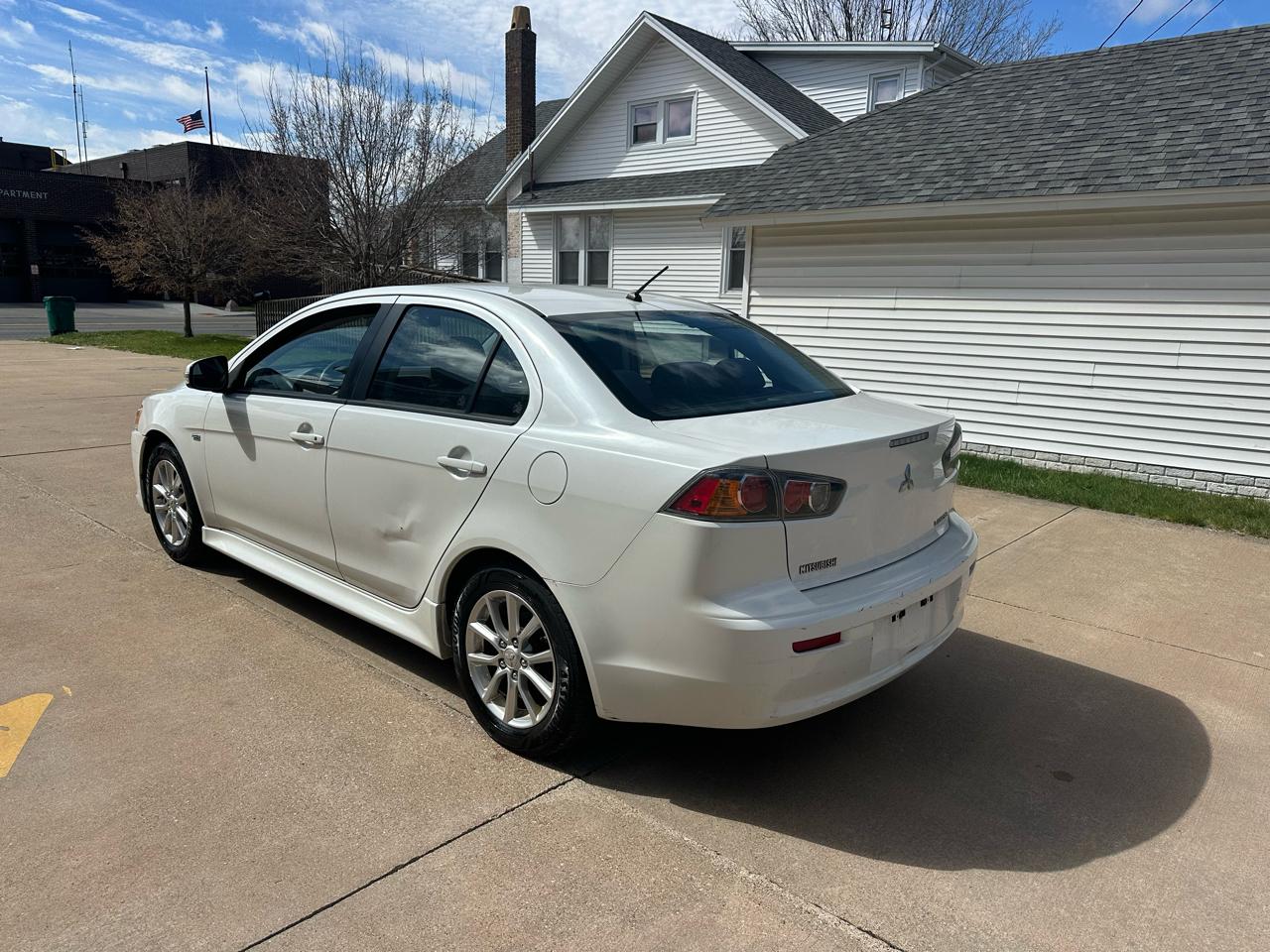 Mitsubishi Lancer ES 5M 2016