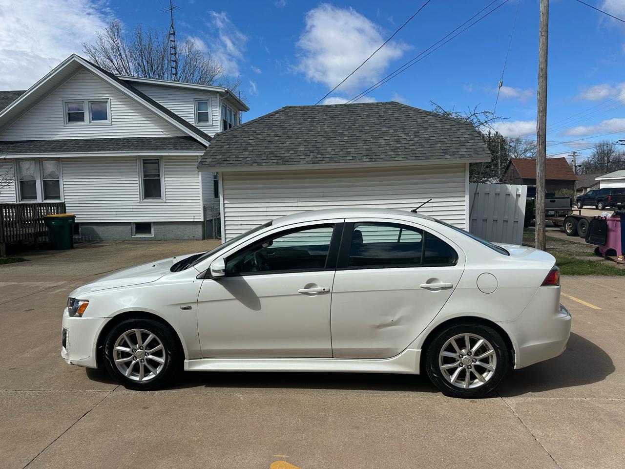 Mitsubishi Lancer ES 5M 2016