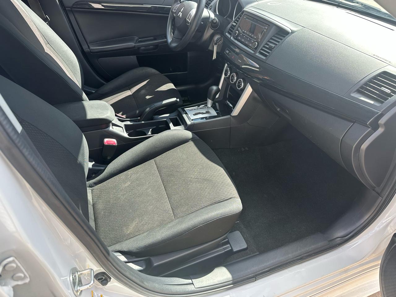 Mitsubishi Lancer ES 5M 2016