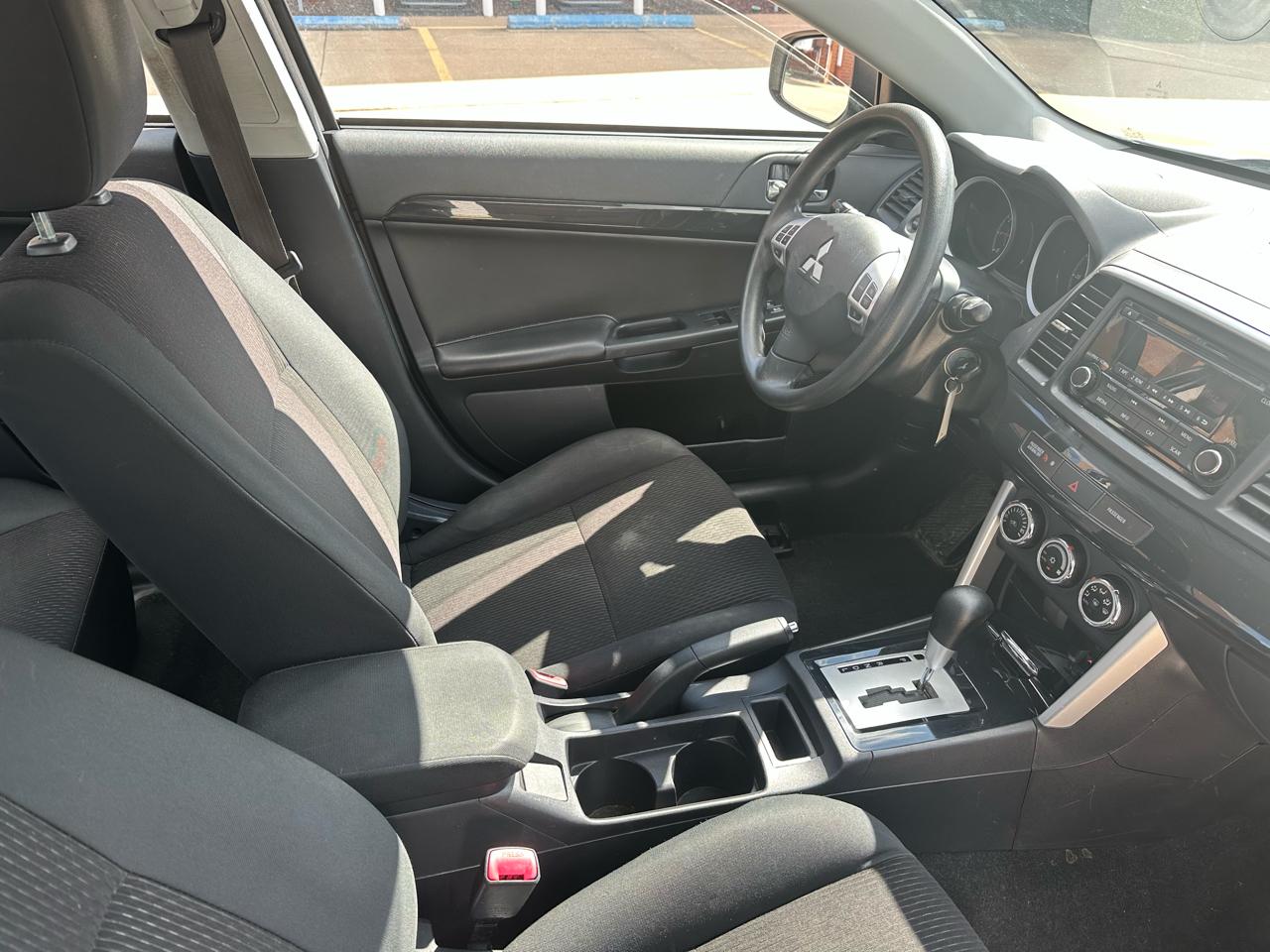 Mitsubishi Lancer ES 5M 2016