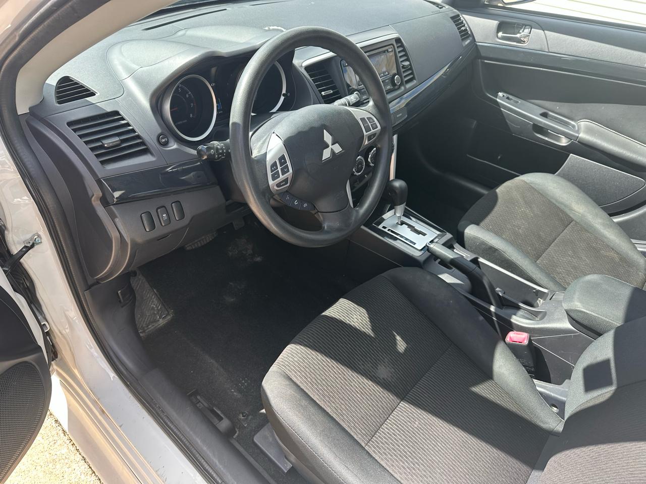 Mitsubishi Lancer ES 5M 2016