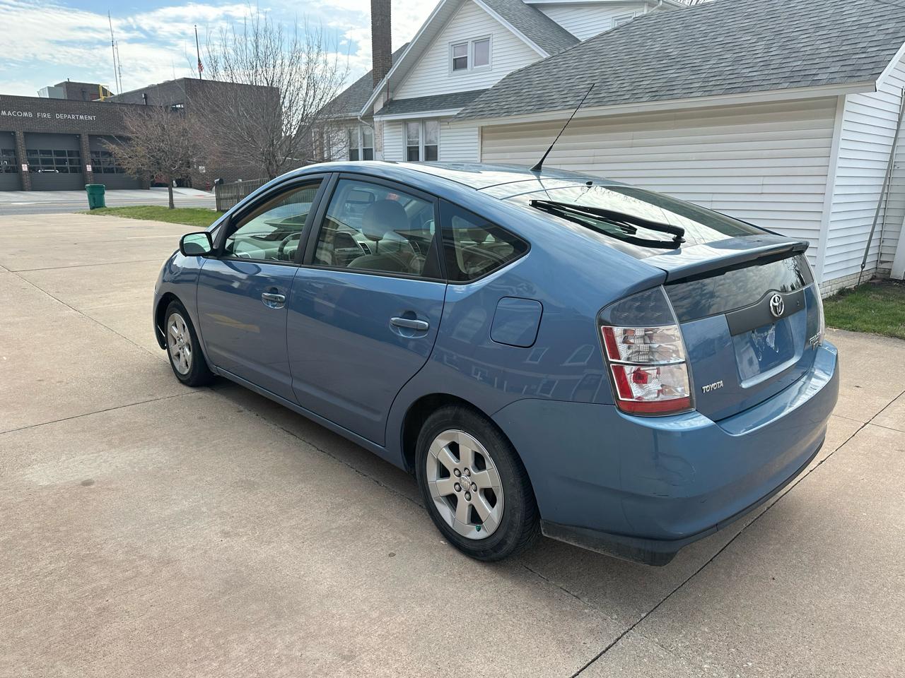 Toyota Prius 4-Door Liftback 2004