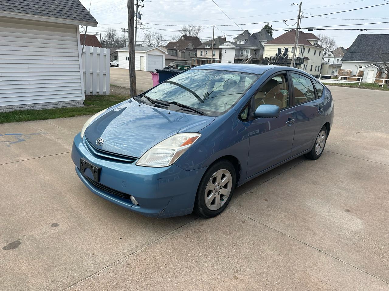 Toyota Prius 4-Door Liftback 2004