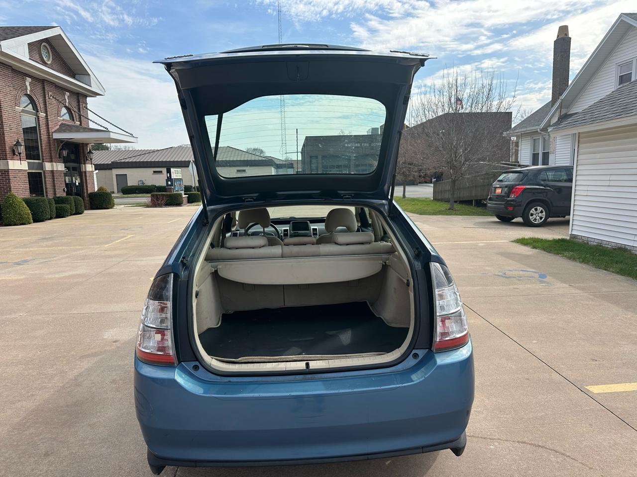 Toyota Prius 4-Door Liftback 2004